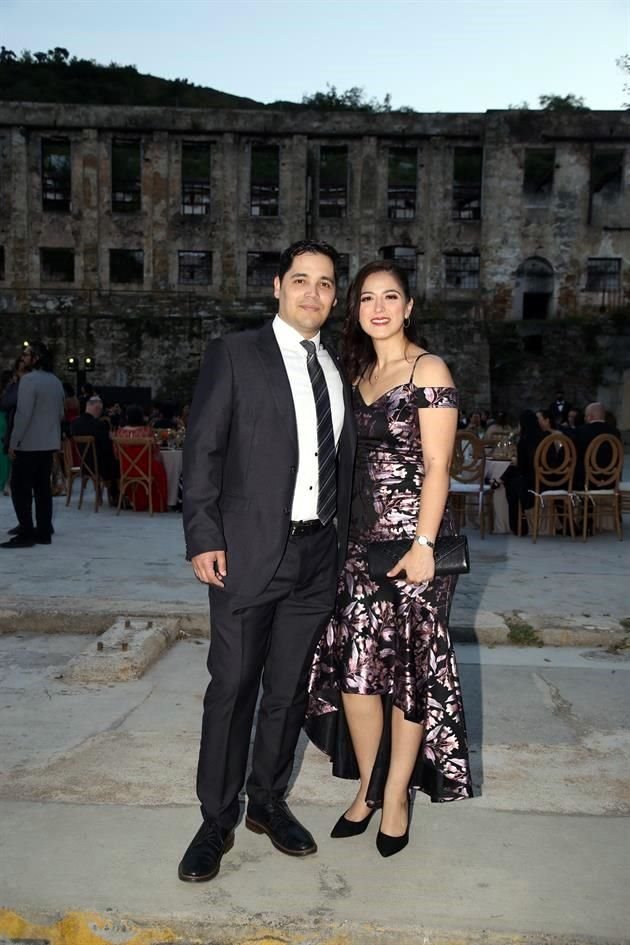 Patricio Varela y Karla Juárez