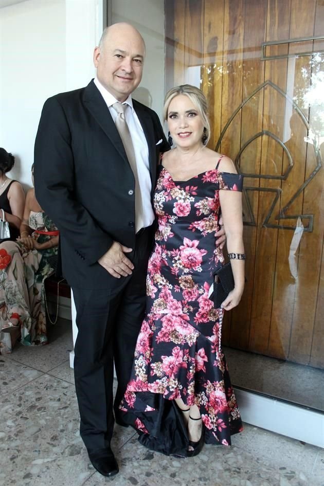 Ernesto Lozano y Deborah de Lozano