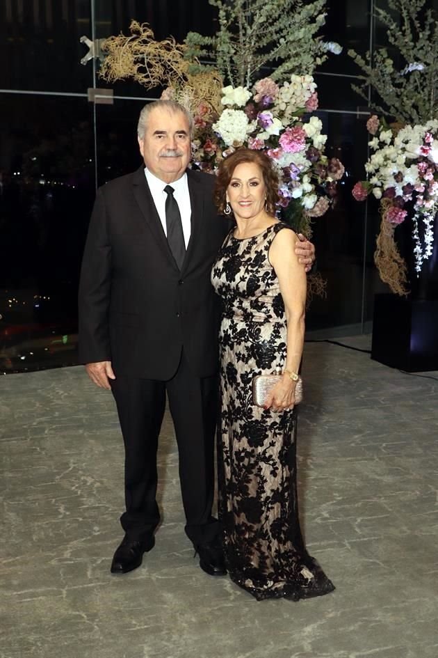 Raymundo Flores y Carmen Elizondo de Flores