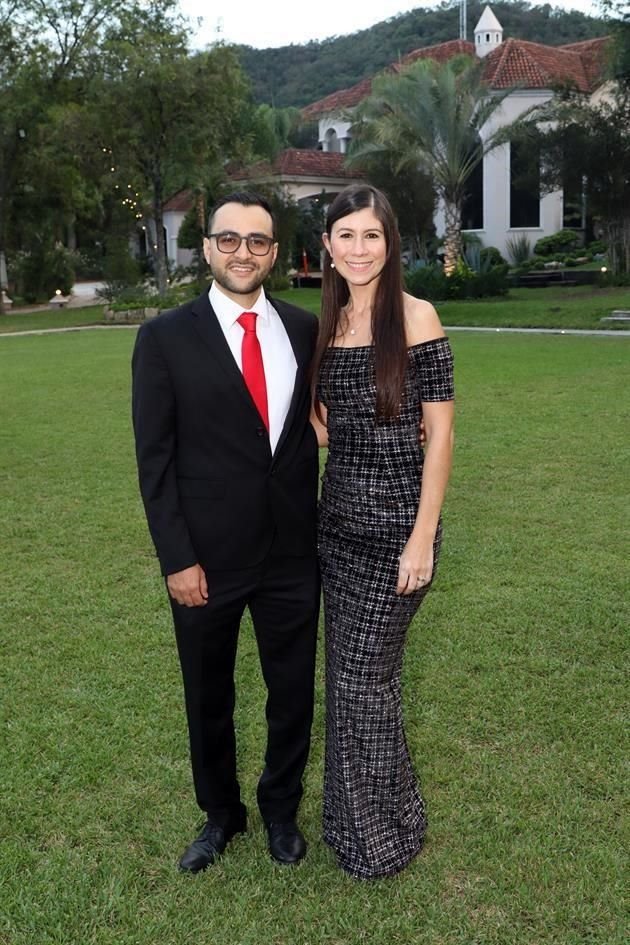 Alberto García y Denise Martínez