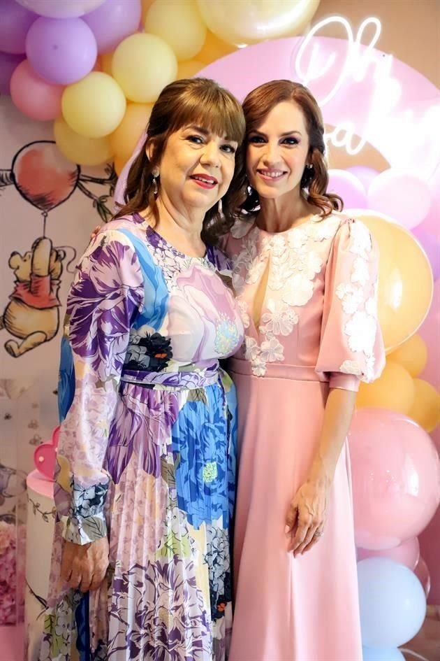 Lupita Quintanilla de Lugo y Lorena Reyes de Cavazos