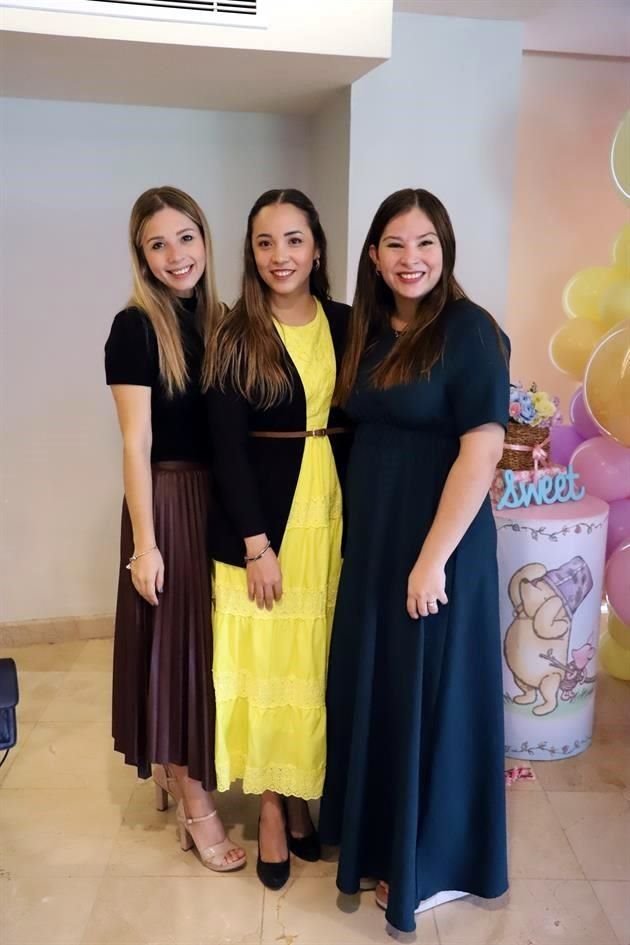 Paulina Saldaña, Martha Robles y Karen Martínez