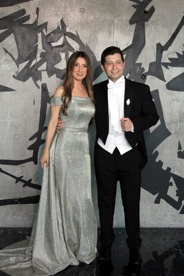 Ivonne Santacruz Posada y Arturo Galván Santacruz