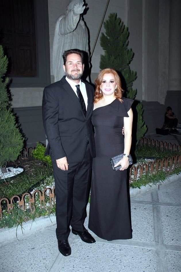 Carlos González e Hilda Rebollo de González