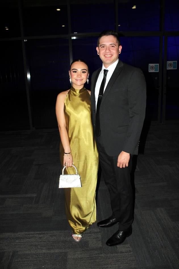 Valeria de la Garza y Alexis Aparicio
