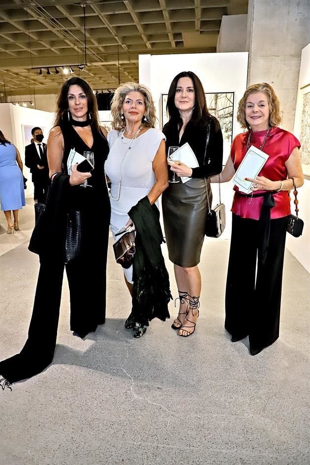 Marcela Navarro, Erika González Brunell, Cecilia Navarro y Lily Navarro de Martínez