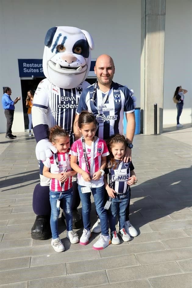 Enrique Barreda, Silvana Barreda, Scarlet Barreda e Inés Barreda