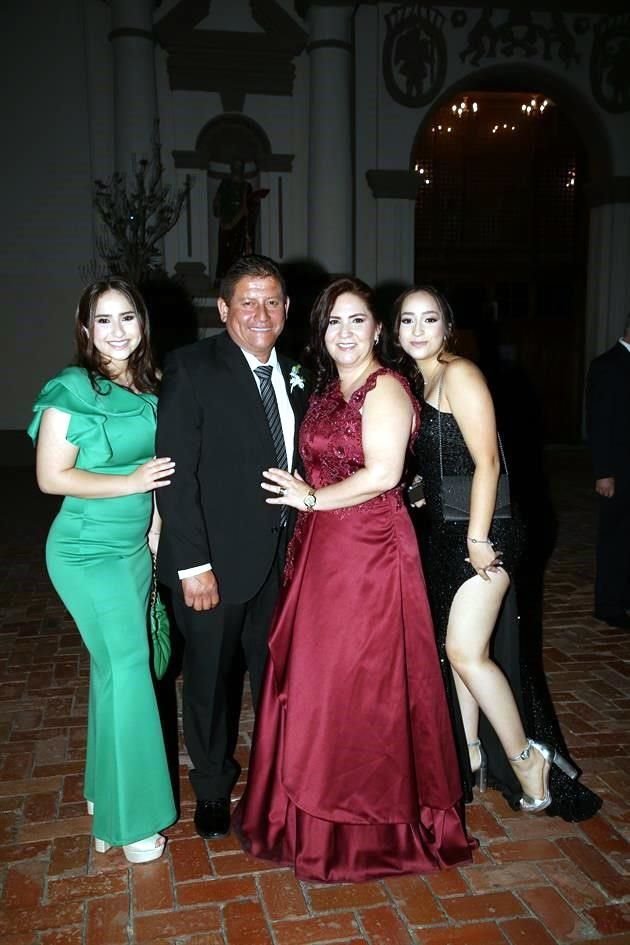 Ana Rodríguez, Carlos Rodríguez, Guillermina González y Angela Rodríguez