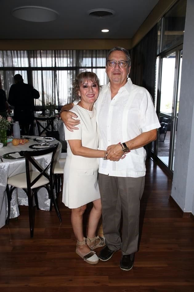 Laura Cavazos y Rodolfo Reyes