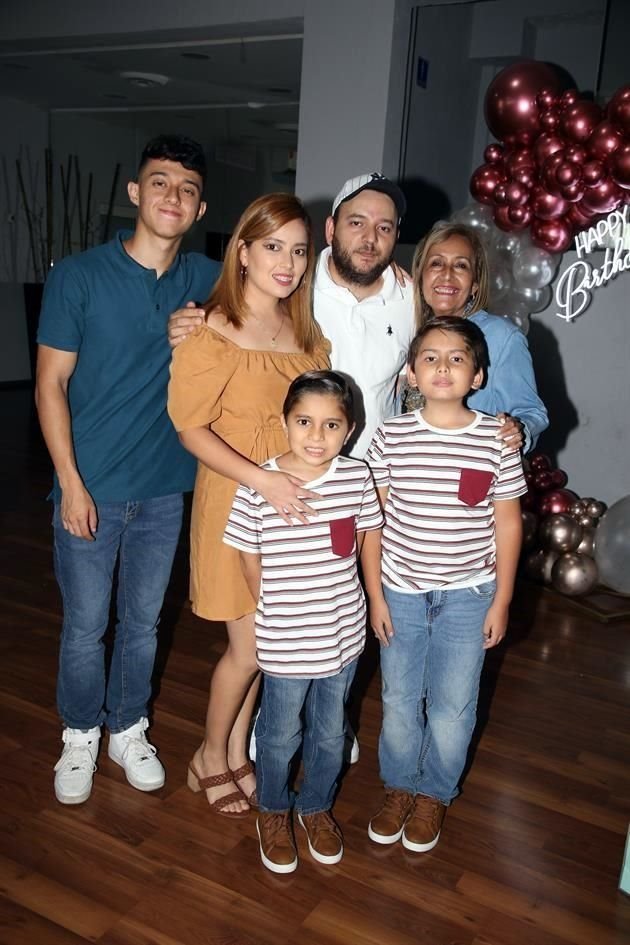 Carlos Morales, Laura Morales, Christian Brisson, Maricruz Cavazos, Matias Alexander Brisson y Andrè Brisson