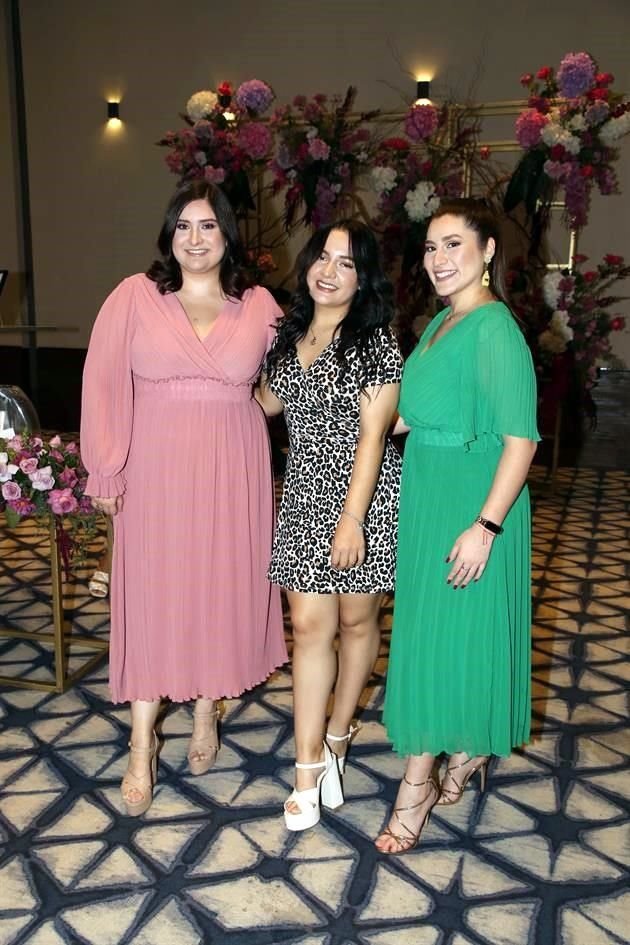 Kathya Castro, Evelyn Blázquez y Marcia Morales