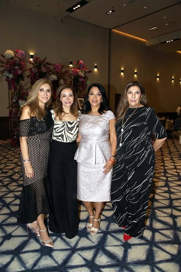 Conchis Gómez, Alejandra Gómez, Lydia Gómez y Claudia López