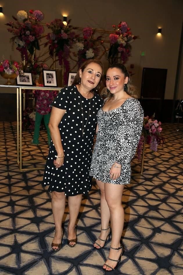 Lupita Cazares y Jesica Valdés