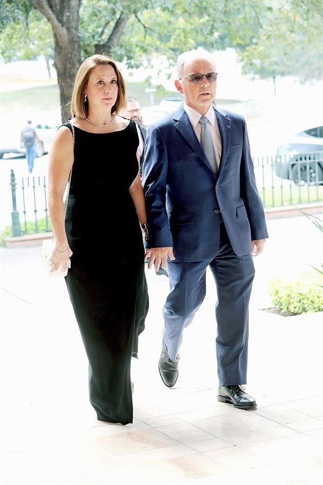 Marcela Garza de De la Garza y Fernando de la Garza