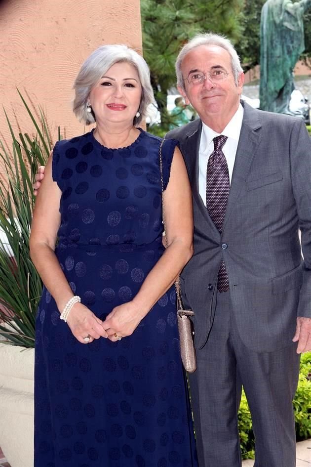 Isabel Salazar y Roberto Morales