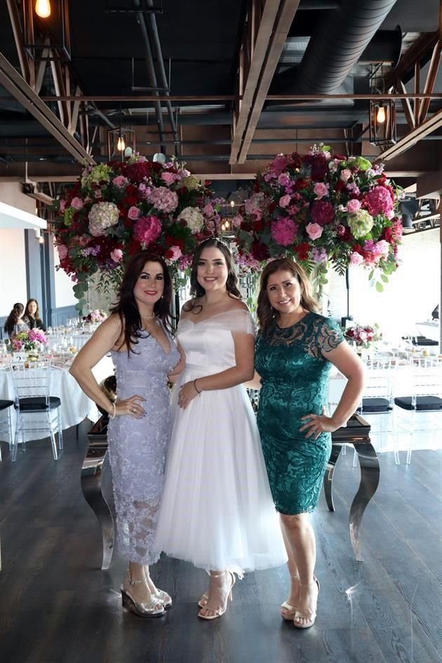 Myrna Garza de Treviño, Melissa Dávila Cedillo y Edith Cedillo Solís