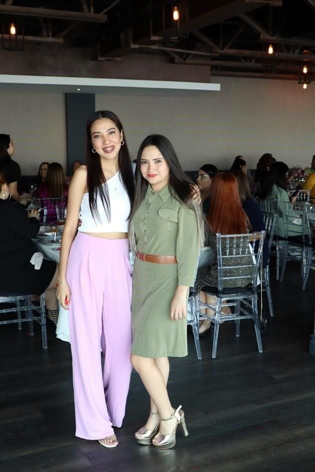 Andrea Macías y Yazmín Córdova