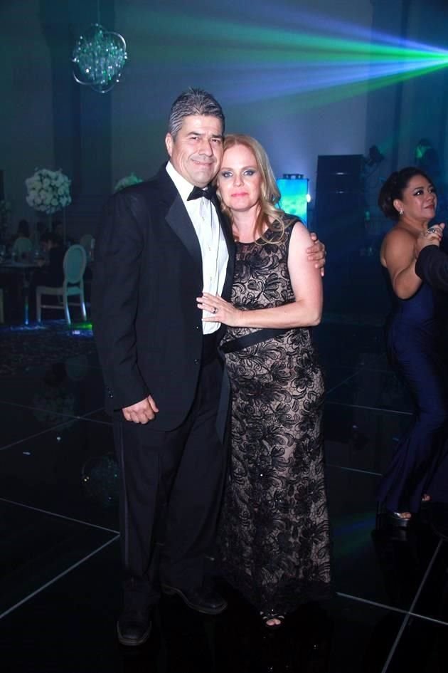 Armando Ayala Quijano y Mónica Leal de Ayala