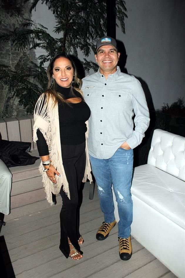 Crystal Gómez y Jorge Garza