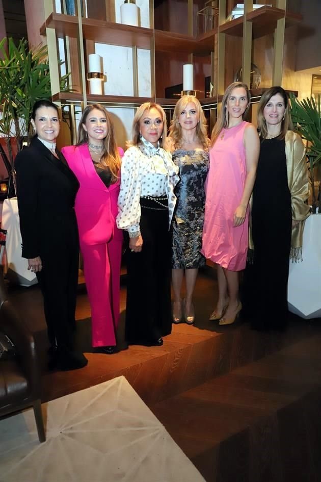 Janet Schwarz de Wapinski, Deborah Wapinski, Eline García de Lozano, Catalina Ibarra de Martínez, Paulina Zorrilla y Cristina Sada de Zorrilla