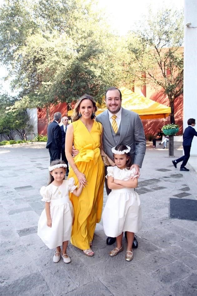 Estefanía Coello de Autrey, Miguel Autrey, Lorenza Autrey y Alessandra Autrey