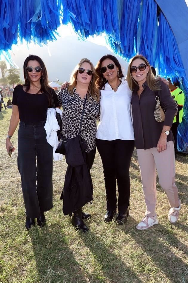 Marcela Navarro, María Elena Villarreal, Paula Gómez y Alejandra Garza