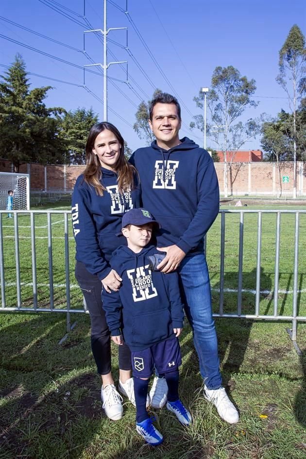 Paola Tremari, Diego Uribe y Rodrigo Uribe (Highlands México)