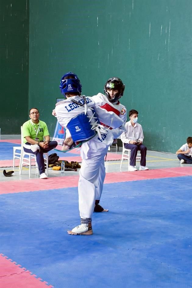 Emanuel Navarro (Highlands México) y Miguel Serapio (Kilimanjaro Monterrey)