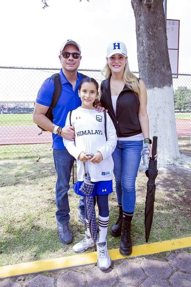 Eduardo Guerrero, Regina Guerrero y Daniela Ceballos (Monterrey)