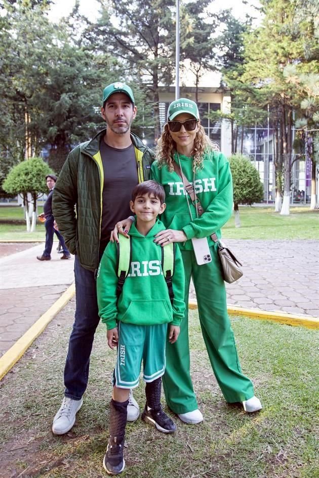 Raúl Saide González, Iker Saide y Adriana Franco  (Monterrey)