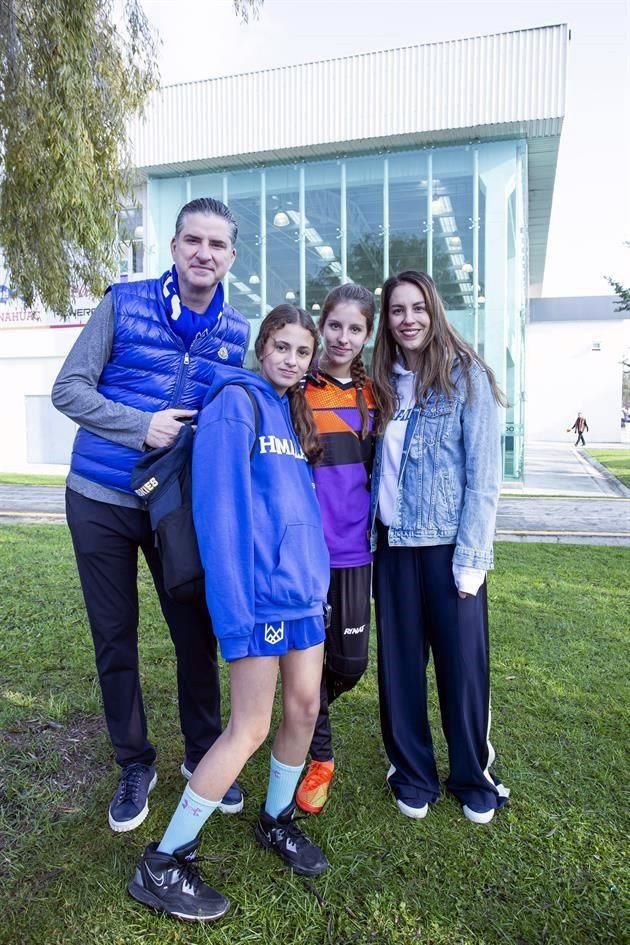 Cesar Alanis, Fernanda Sánchez, Romina Alanis y Goretty Wong (Monterrey)