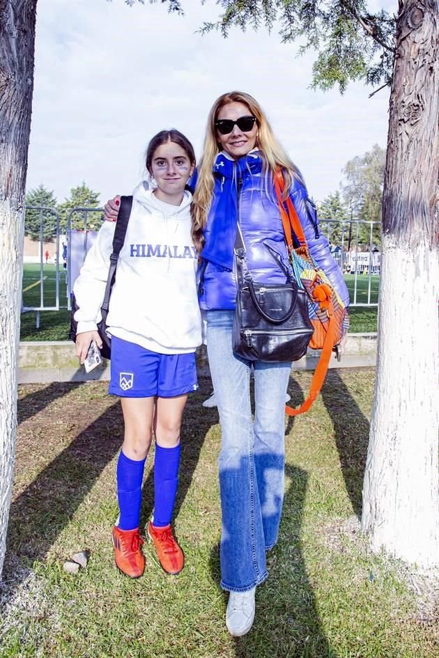 Alessia Ayala y Melissa González (Monterrey)