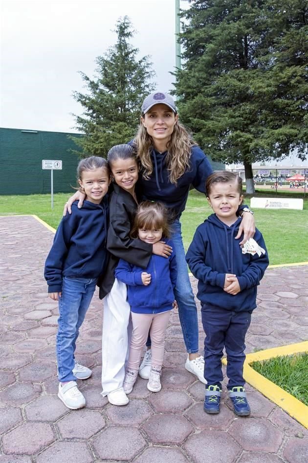 Fátima León, Juan Pablo León, Almudena León, Amanda León y Diego León (Querétaro)