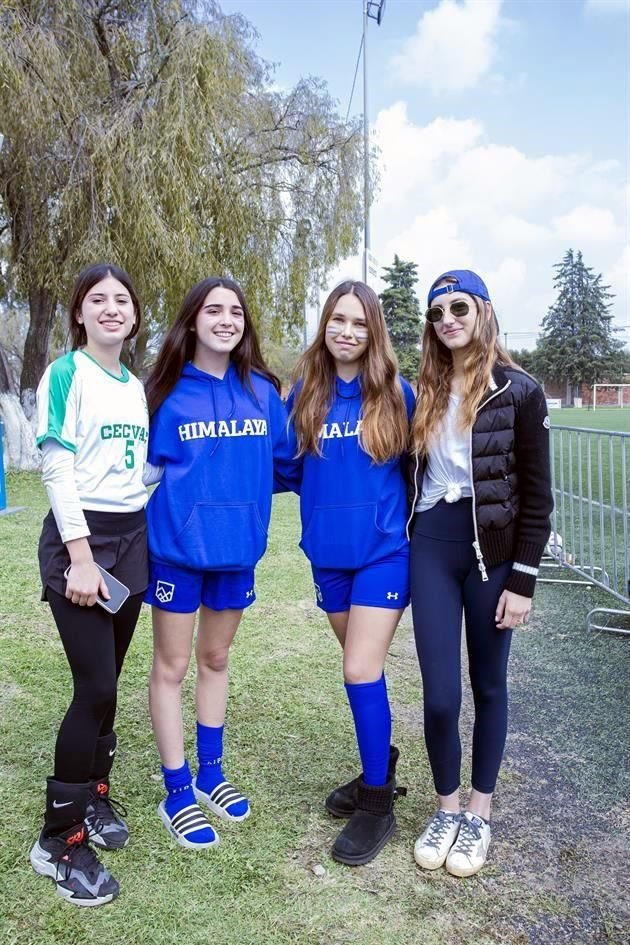 Ale Alanis, Roberta Alanis, Constanza Rodríguez y Camila Alanis (Monterrey)