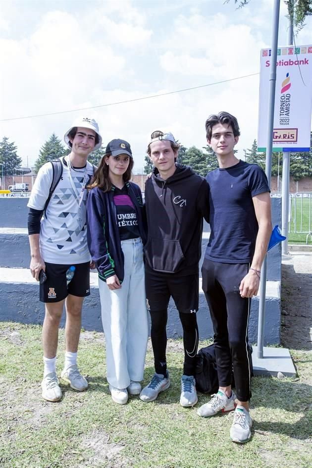 Emiliano García, Elena Uririta, Javier Malett Victor y Colomer (México)