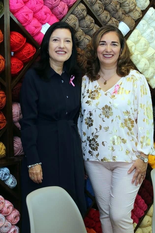 Lorena Salas de Bremer y Elsa Guajardo