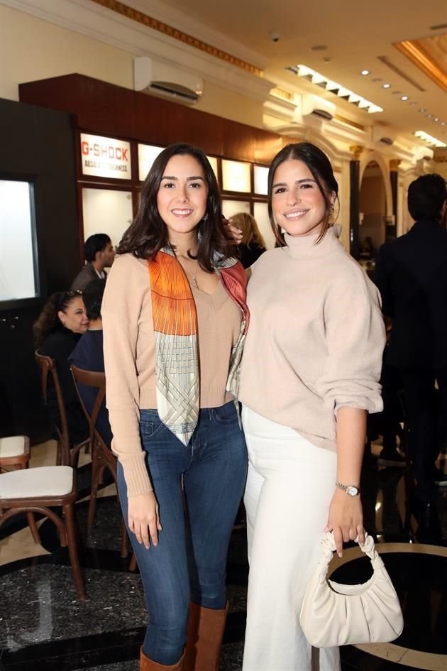 Rosa Alicia Herrera y Elisa Paredes