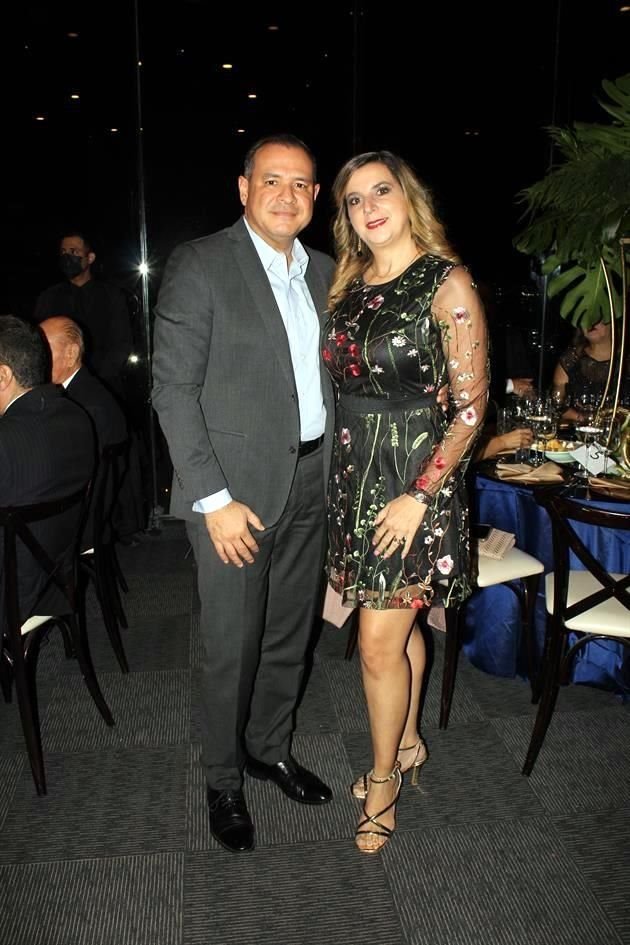 Miguel Villalobos y Barbara García