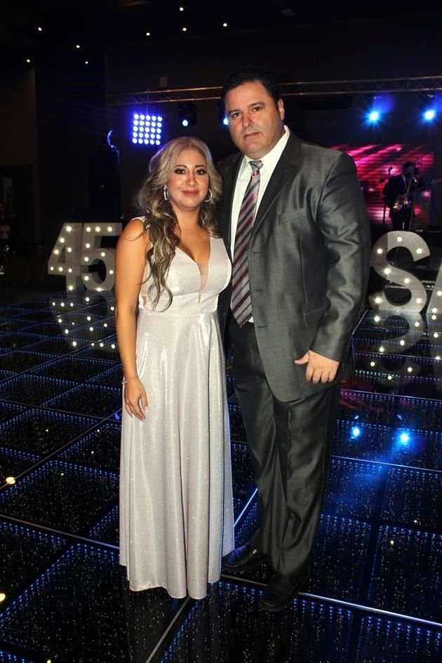 Nancy Castillo de Valdés y Gerardo Valdés