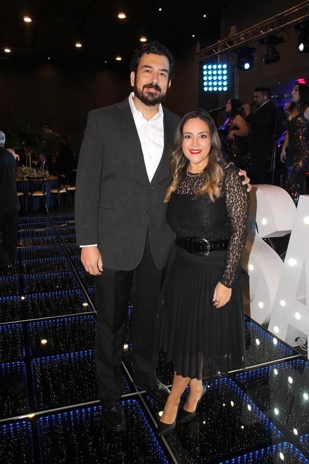 David Martínez y Mayela Garza