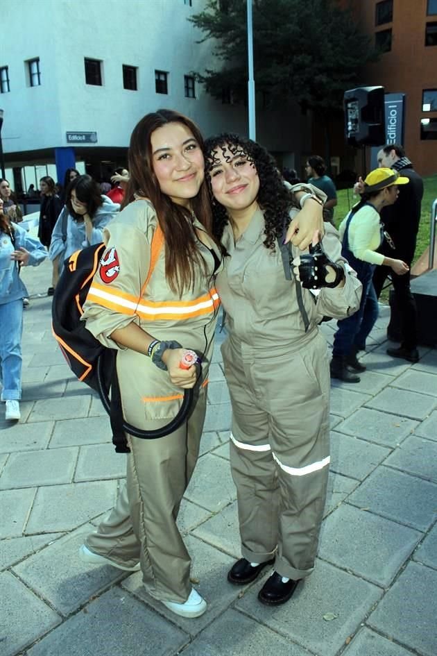 Eliza Martínez y Melanie Mendoza