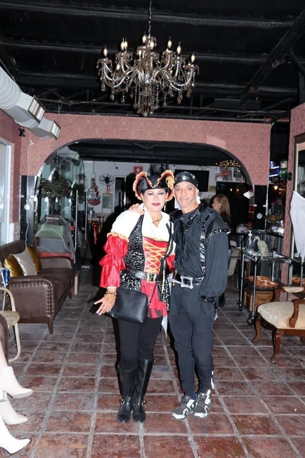Kathia Velázquez y José Rivera