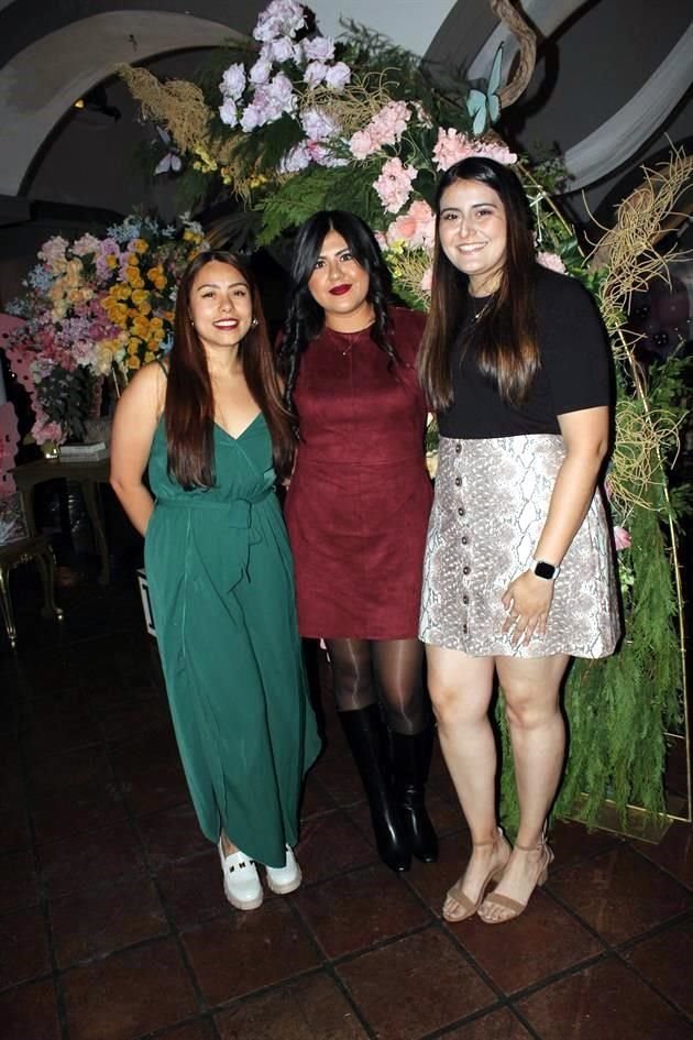 Claudia Valerio, Gisela González y Brenda Armas