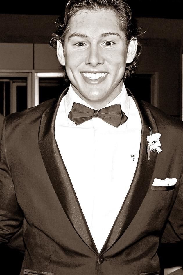 Su hijo, Arturo 'Boni' de la Garza Garza