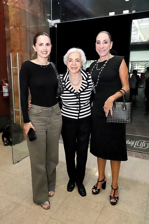 Daniela Salomé, Rosa María de la Garza y Susana Calvillo