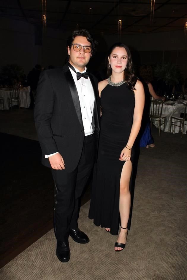 Óscar Ramírez e Isabela Garza