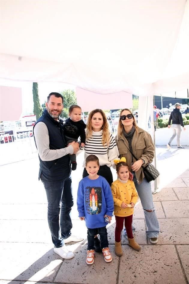 Rodrígo Carreño, André Carreño, Andrea Cárdenas de Carreño, Paula Cárdenas de Tejada, Paulo Carreño y Gía Carreño