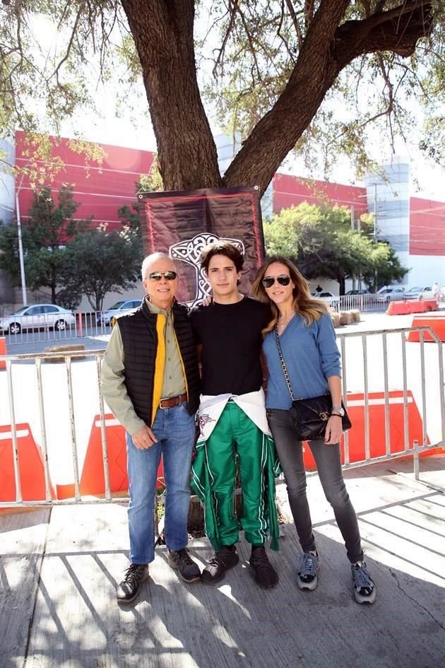 Óscar de la Garza, Jorge de la Garza Zambrano y Mónica Zambrano de De la Garza