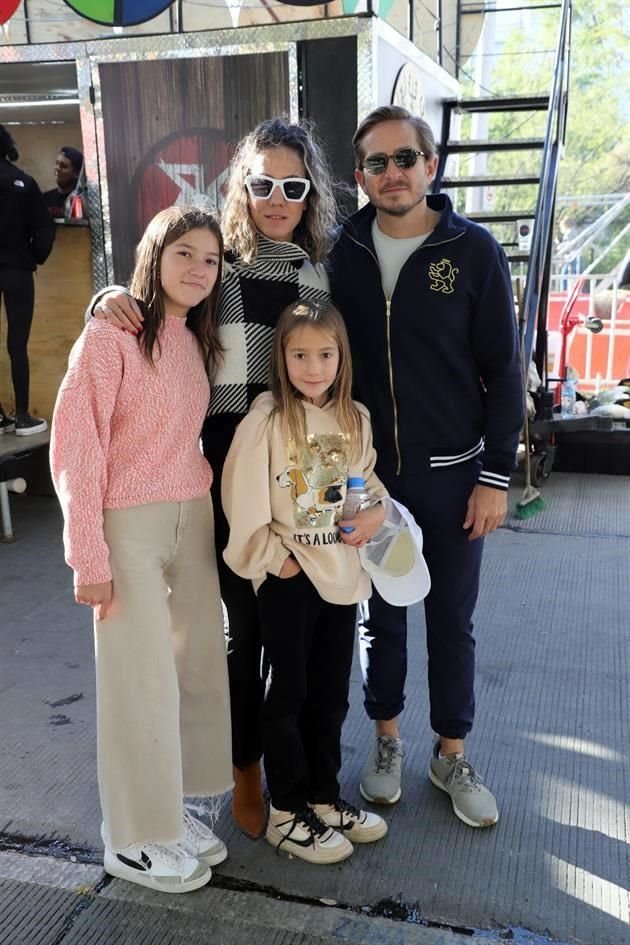 Jimena Zavala, Julia de Zavala, Mauricio Zavala y Sofía Zavala