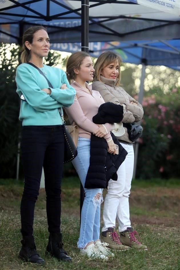 Mónica Zambrano de De la Garza, Valeria de la Garza Zambrano y María Clariond de De la Garza
